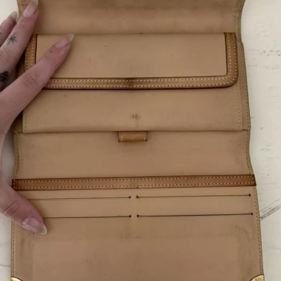 🎉🎉 HP💕 AUTHENTIC EUC LOUIS VUITTON MURAKAMI WALLET 🎉🎉 - Picture 9 of 13